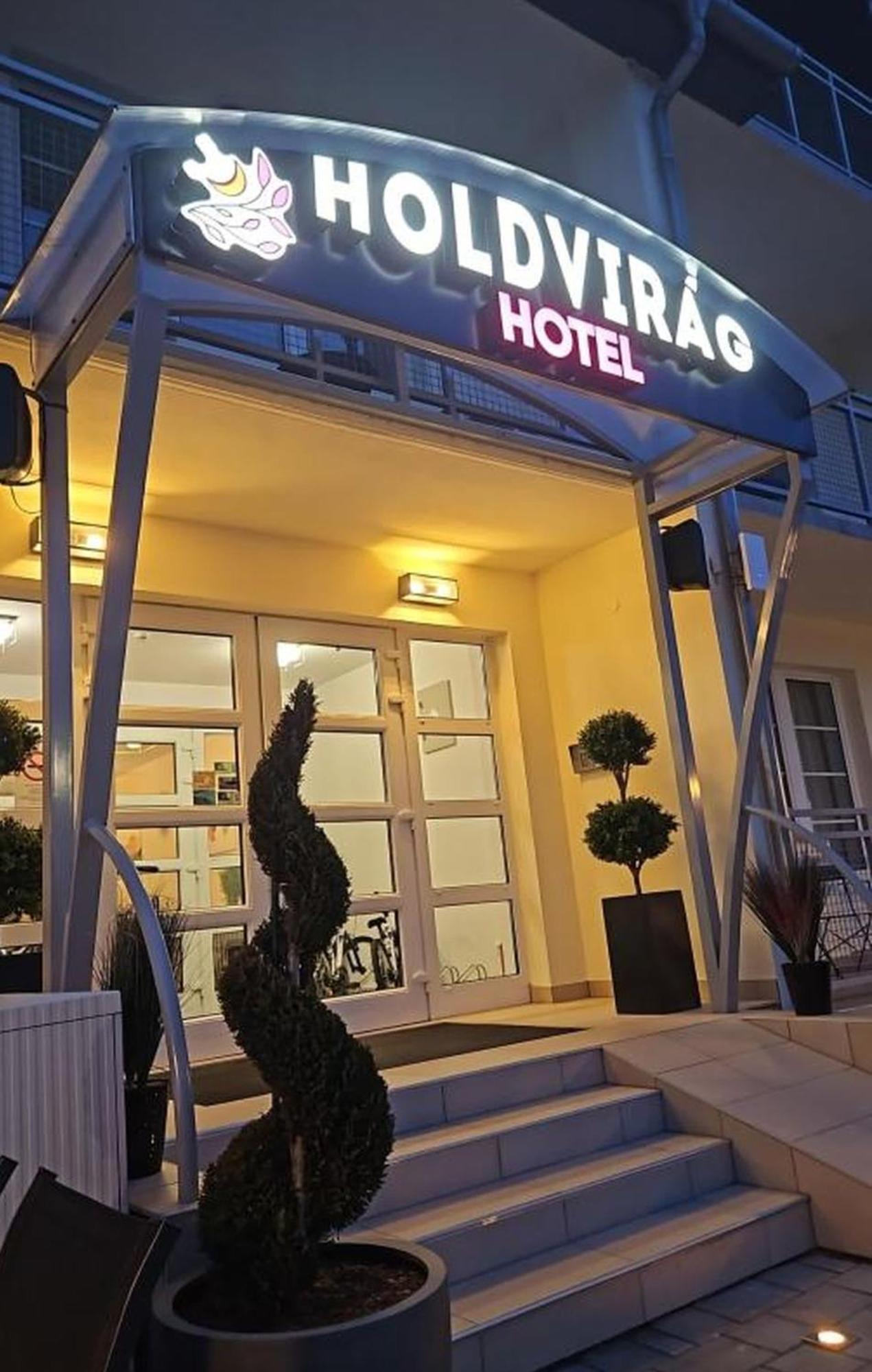 Holdvirag Hotel ชาร์วาร์ ภายนอก รูปภาพ