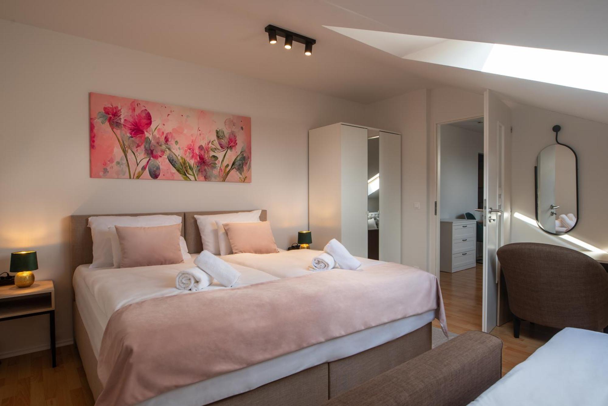 Holdvirag Hotel ชาร์วาร์ ภายนอก รูปภาพ